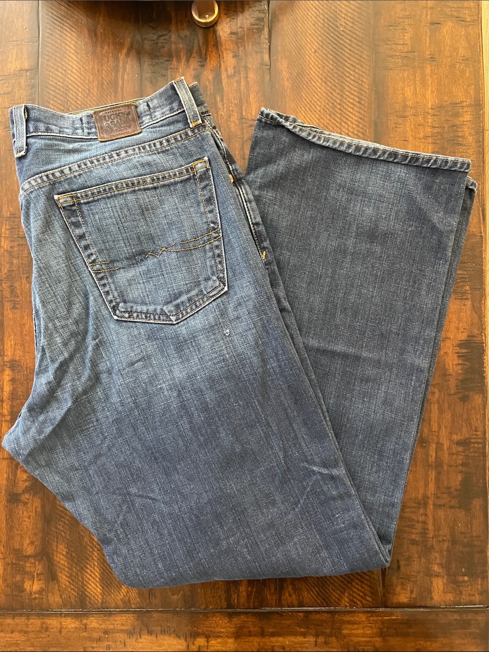 Lucky Brand Men's Bootcut Jeans in Medium Blue